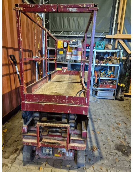 Grove 6-10 meter 2 persons lift - رافعات مقصية: صور 3 Grove 6-10 meter 2 persons lift - رافعات مقصية: صور 3