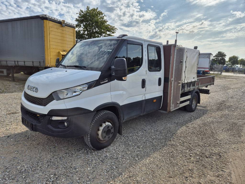 Iveco 70c17 // med lad og presenning - شاحنات مسطحة: صور 1 Iveco 70c17 // med lad og presenning - شاحنات مسطحة: صور 1