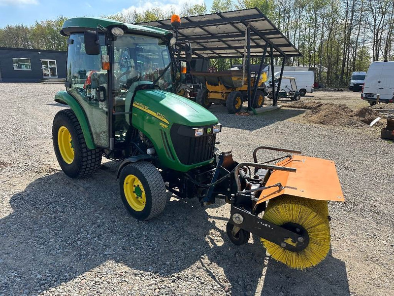 John Deere 3720 M/ Hydraulisk kost - جرار صغير: صور 2 John Deere 3720 M/ Hydraulisk kost - جرار صغير: صور 2