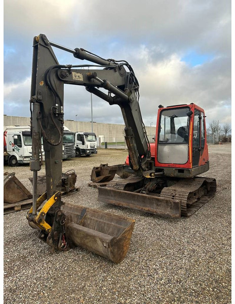 Komatsu PC 75 - حفارة مصغرة: صور 1 Komatsu PC 75 - حفارة مصغرة: صور 1