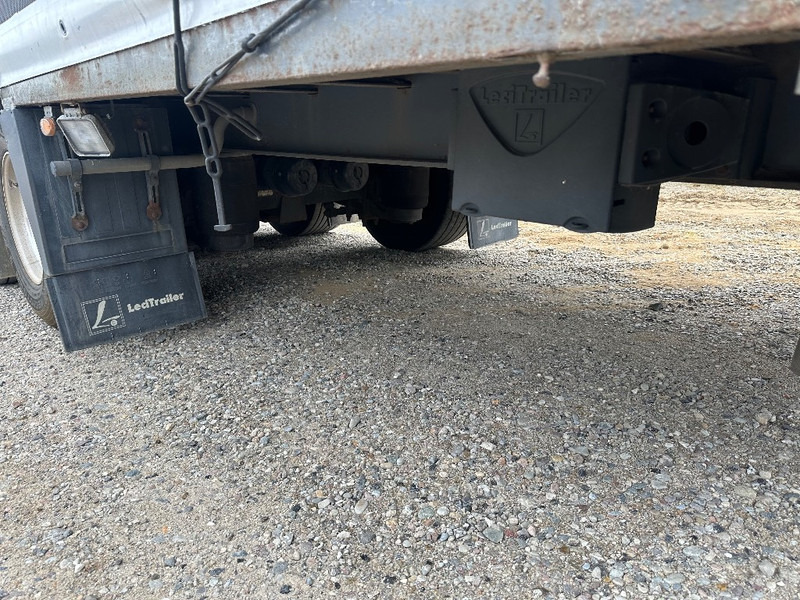 Lecitrailer Mega trailer with hydraulic roof / Poultry trailer - شاحنة نقل المواشي نصف مقطورة: صور 5 Lecitrailer Mega trailer with hydraulic roof / Poultry trailer - شاحنة نقل المواشي نصف مقطورة: صور 5