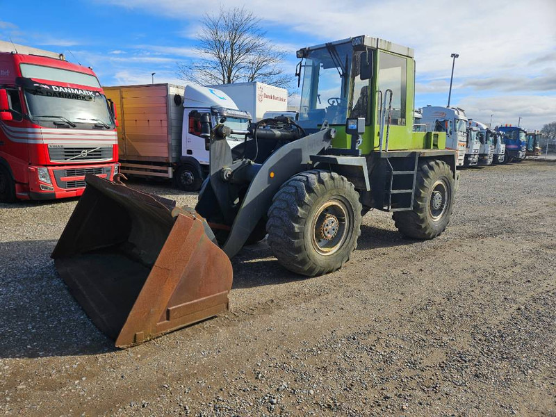 O & K L 15 + Bucket + Quickshift - اللودر بعجل: صور 1 O & K L 15 + Bucket + Quickshift - اللودر بعجل: صور 1