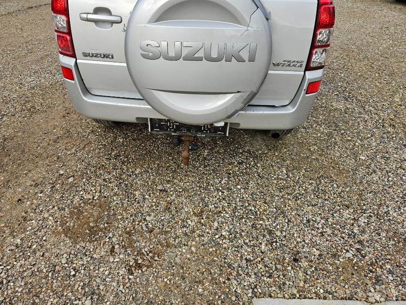 Suzuki Grand Vitara 2,0 GLX aut. Van 5d - الشاحنات الصغيرة صندوق مغلق: صور 4 Suzuki Grand Vitara 2,0 GLX aut. Van 5d - الشاحنات الصغيرة صندوق مغلق: صور 4