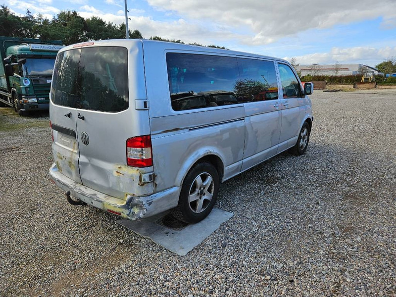 Volkswagen Caravelle 2,5 TDi 130 lang 10prs 5d - سيارة: صور 4 Volkswagen Caravelle 2,5 TDi 130 lang 10prs 5d - سيارة: صور 4