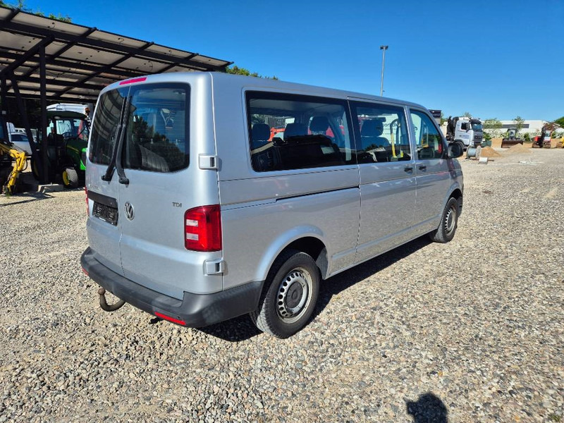 Volkswagen Transporter 2,0 TDi 102 Kombi lang 4d 9 prs - سيارة: صور 4 Volkswagen Transporter 2,0 TDi 102 Kombi lang 4d 9 prs - سيارة: صور 4