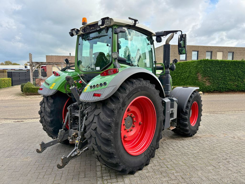 Fendt 724 Vario S4 Profiplus - جرار: صور 3 Fendt 724 Vario S4 Profiplus - جرار: صور 3