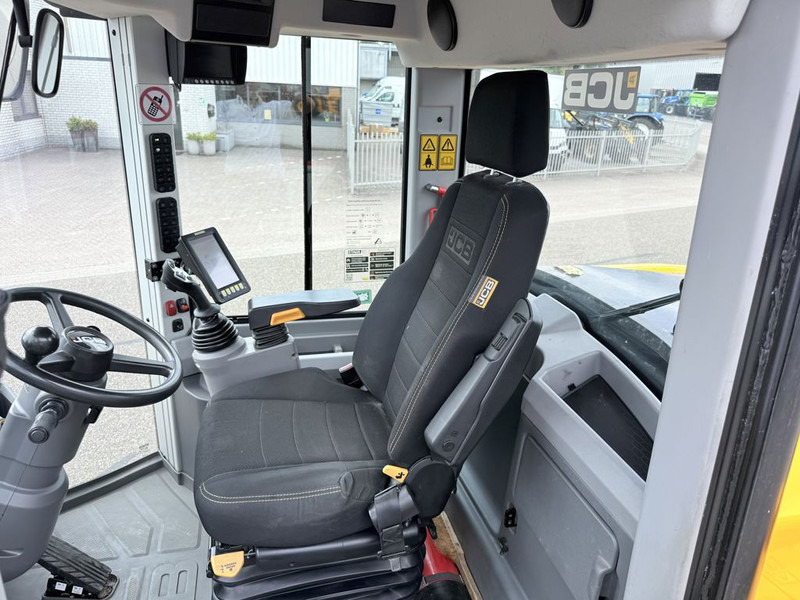 JCB JCB 427 S5 HT Wheel Loader - اللودر بعجل: صور 5 JCB JCB 427 S5 HT Wheel Loader - اللودر بعجل: صور 5