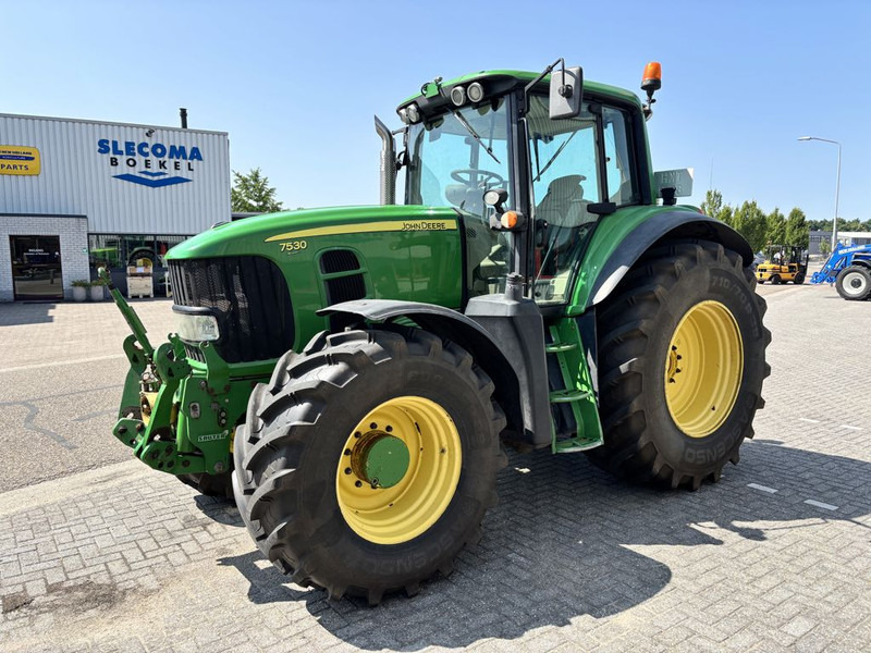 John Deere 7530 Premium AutoPowr - جرار: صور 1 John Deere 7530 Premium AutoPowr - جرار: صور 1