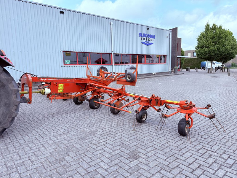 Kuhn GF8501 T - لمّامَة القش: صور 2 Kuhn GF8501 T - لمّامَة القش: صور 2