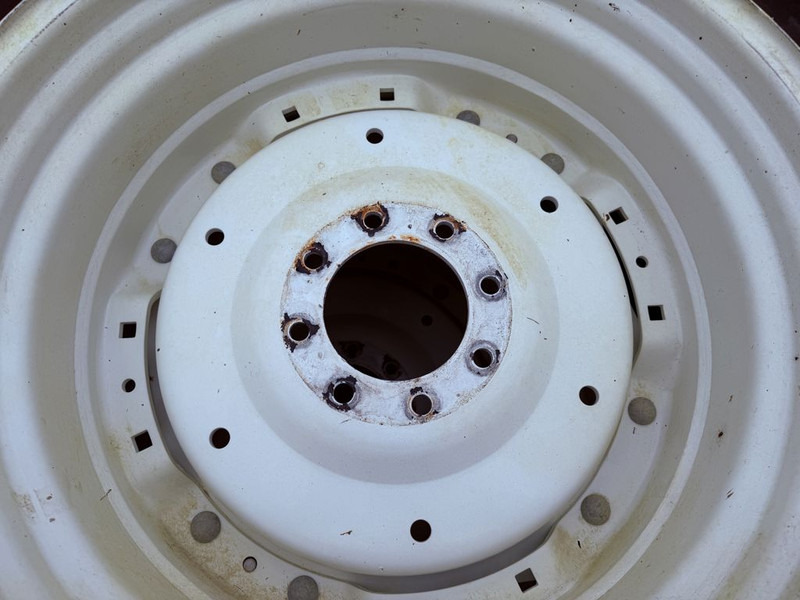 Mitas 420/70R30 & 300/70R20 Compl wheel - الإطارات والجنوط: صور 2 Mitas 420/70R30 & 300/70R20 Compl wheel - الإطارات والجنوط: صور 2