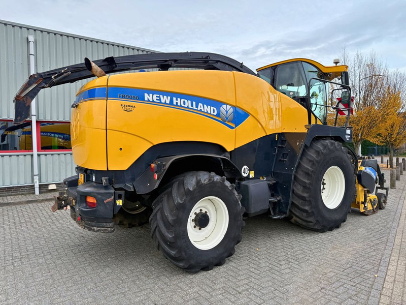 New Holland FR9050 - حصادة الأعلاف: صور 3 New Holland FR9050 - حصادة الأعلاف: صور 3