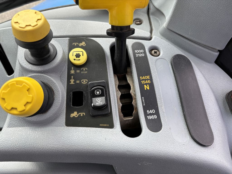 جرار New Holland T6080 Power Command: صور 14 جرار New Holland T6080 Power Command: صور 14