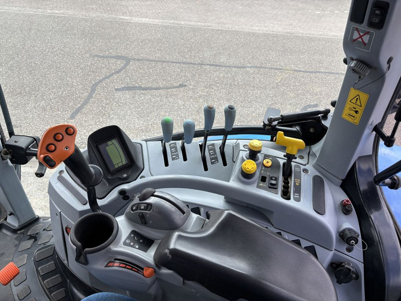 جرار New Holland T6080 Power Command: صور 13 جرار New Holland T6080 Power Command: صور 13