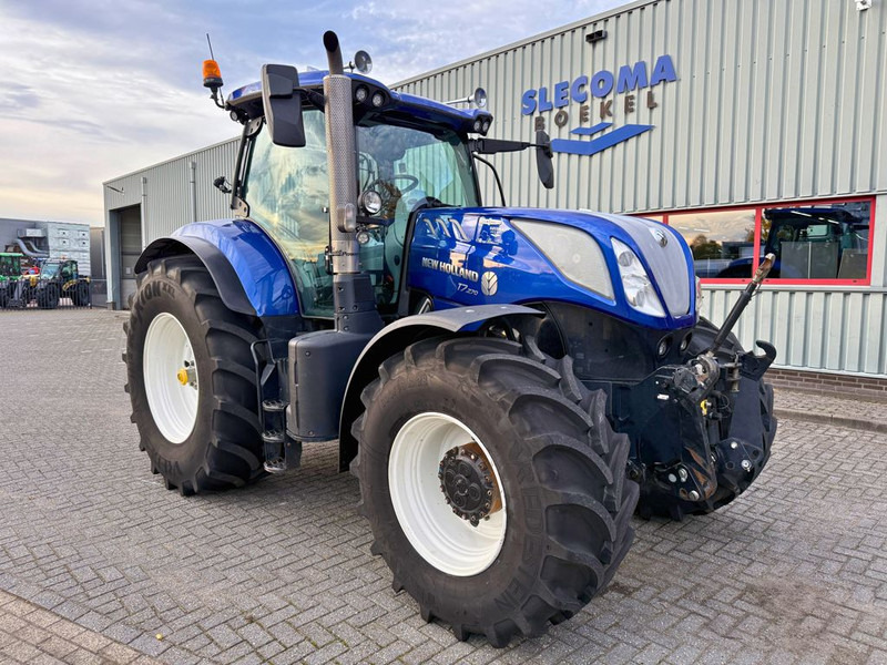 New Holland T7.270 AC 10 Years Blue Power Edition - جرار: صور 4 New Holland T7.270 AC 10 Years Blue Power Edition - جرار: صور 4