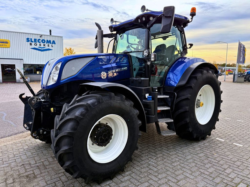 New Holland T7.270 AC 10 Years Blue Power Edition - جرار: صور 1 New Holland T7.270 AC 10 Years Blue Power Edition - جرار: صور 1
