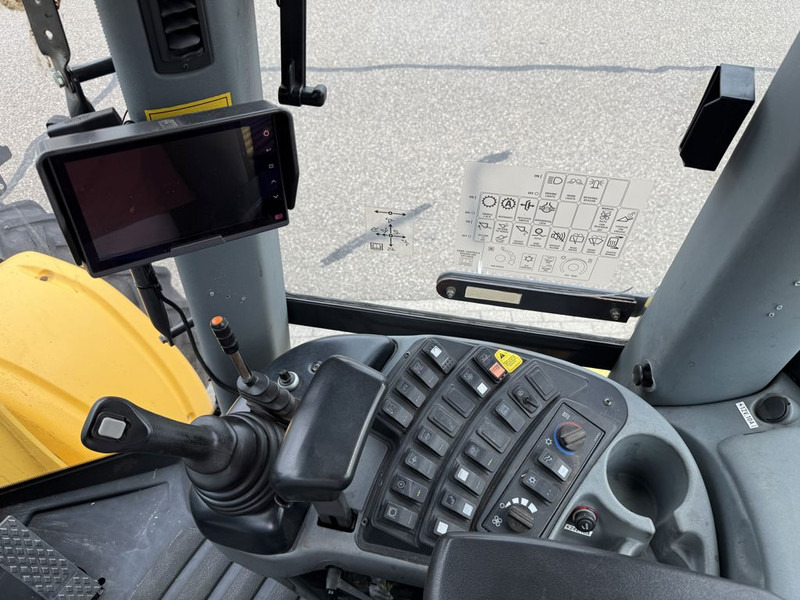 New Holland W130C Tool Carrier - اللودر بعجل: صور 5 New Holland W130C Tool Carrier - اللودر بعجل: صور 5