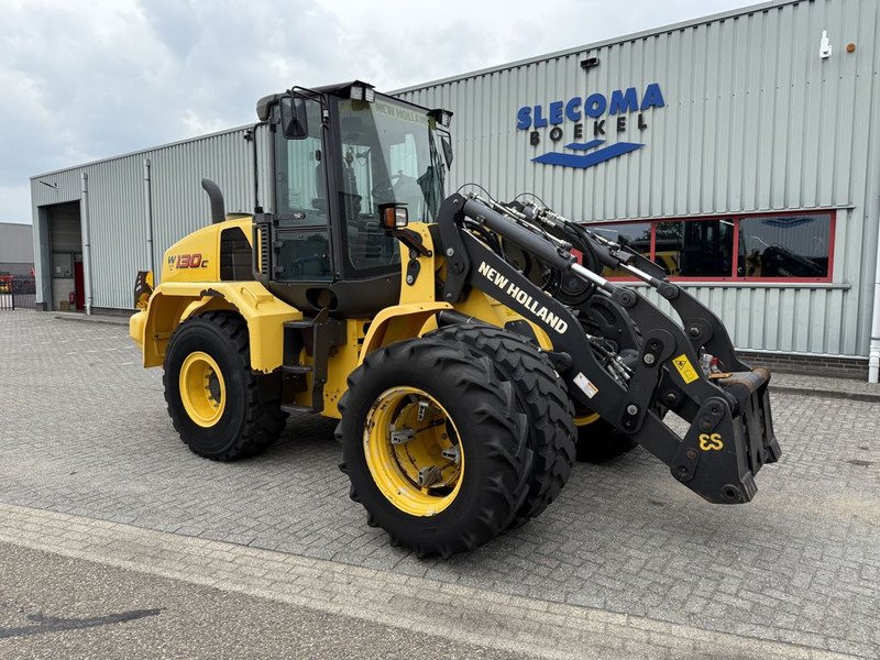 New Holland W130C Tool Carrier - اللودر بعجل: صور 4 New Holland W130C Tool Carrier - اللودر بعجل: صور 4