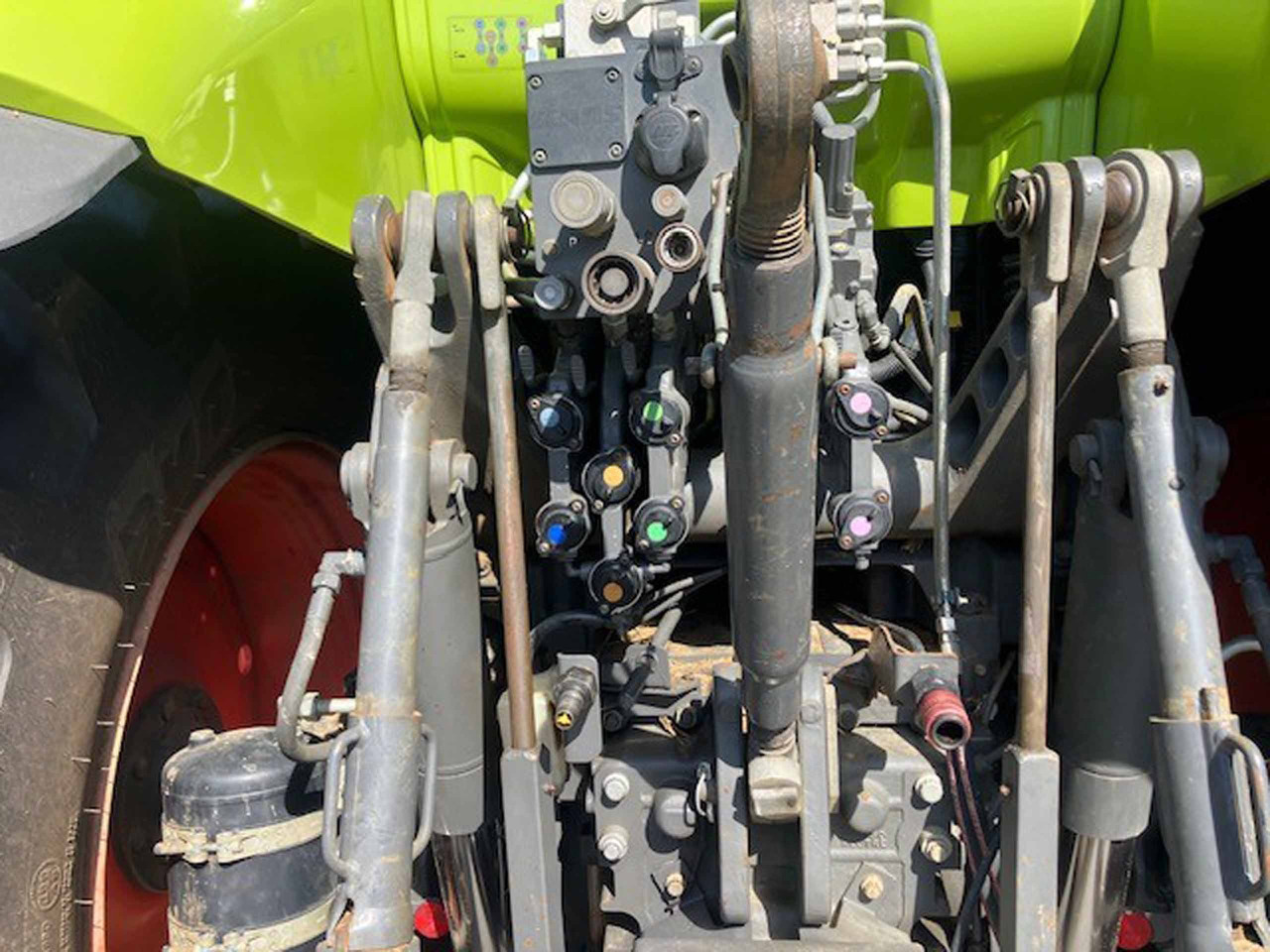 Claas Axion 810 - جرار: صور 4 Claas Axion 810 - جرار: صور 4