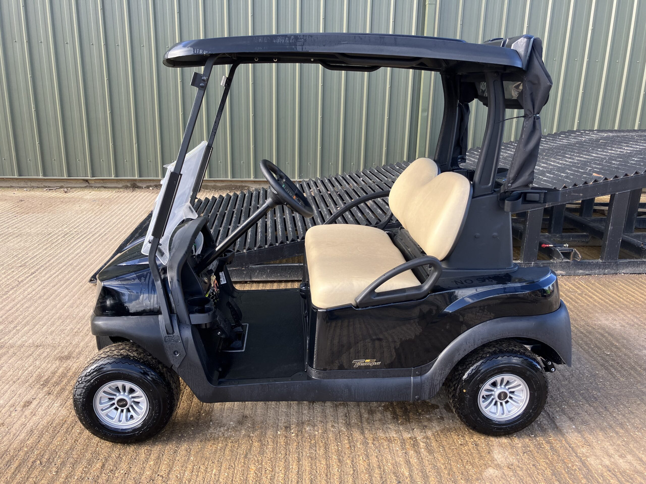 Club Car Tempo Golf Buggy - عربة جولف: صور 2 Club Car Tempo Golf Buggy - عربة جولف: صور 2