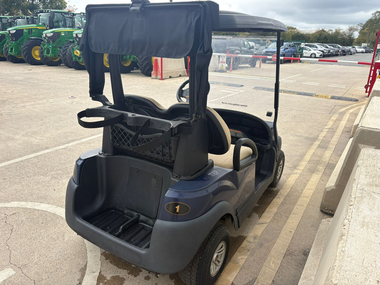 Clubcar Temp Golf Buggy - عربة جولف: صور 5 Clubcar Temp Golf Buggy - عربة جولف: صور 5