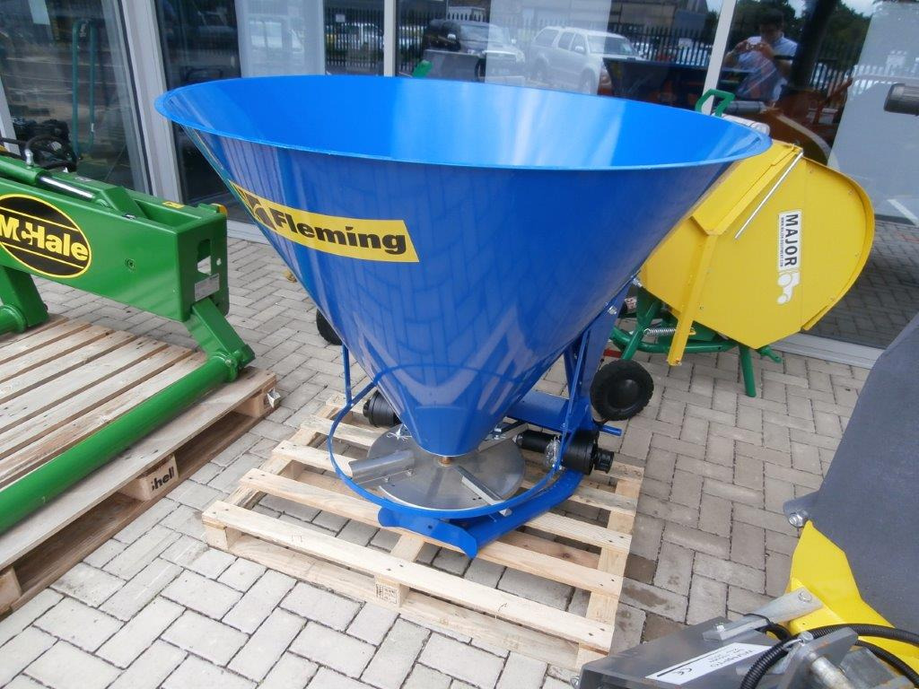 Fleming FS500 fertiliser spreader - آلة رش الأسمدة: صور 1 Fleming FS500 fertiliser spreader - آلة رش الأسمدة: صور 1