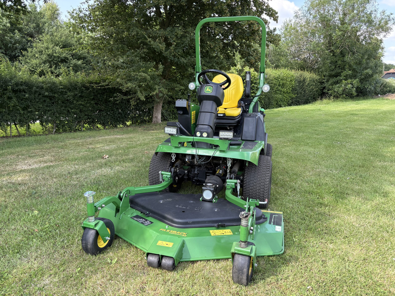 John Deere 1570 C/W 60" rear discharge deck - جزازة المروج: صور 2 John Deere 1570 C/W 60" rear discharge deck - جزازة المروج: صور 2