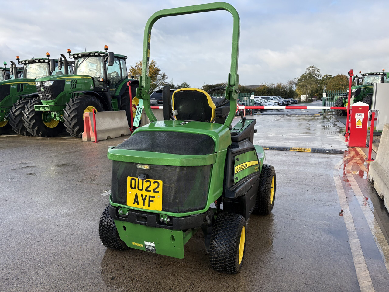 John Deere 1570 Power Unit - جزازة المروج: صور 4 John Deere 1570 Power Unit - جزازة المروج: صور 4