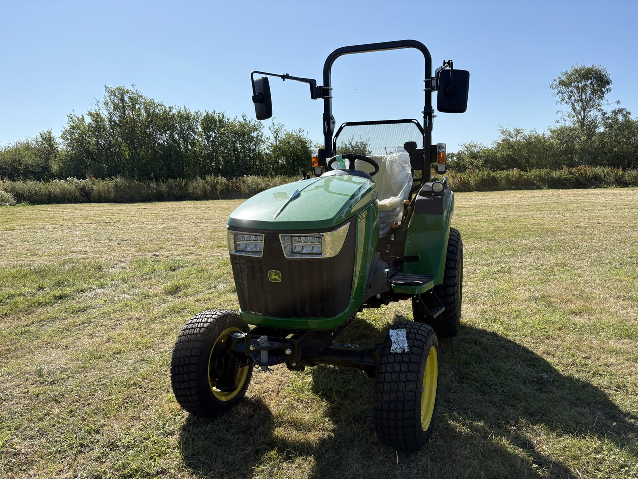 John Deere 2032R Compact Tractor - جرار صغير: صور 2 John Deere 2032R Compact Tractor - جرار صغير: صور 2