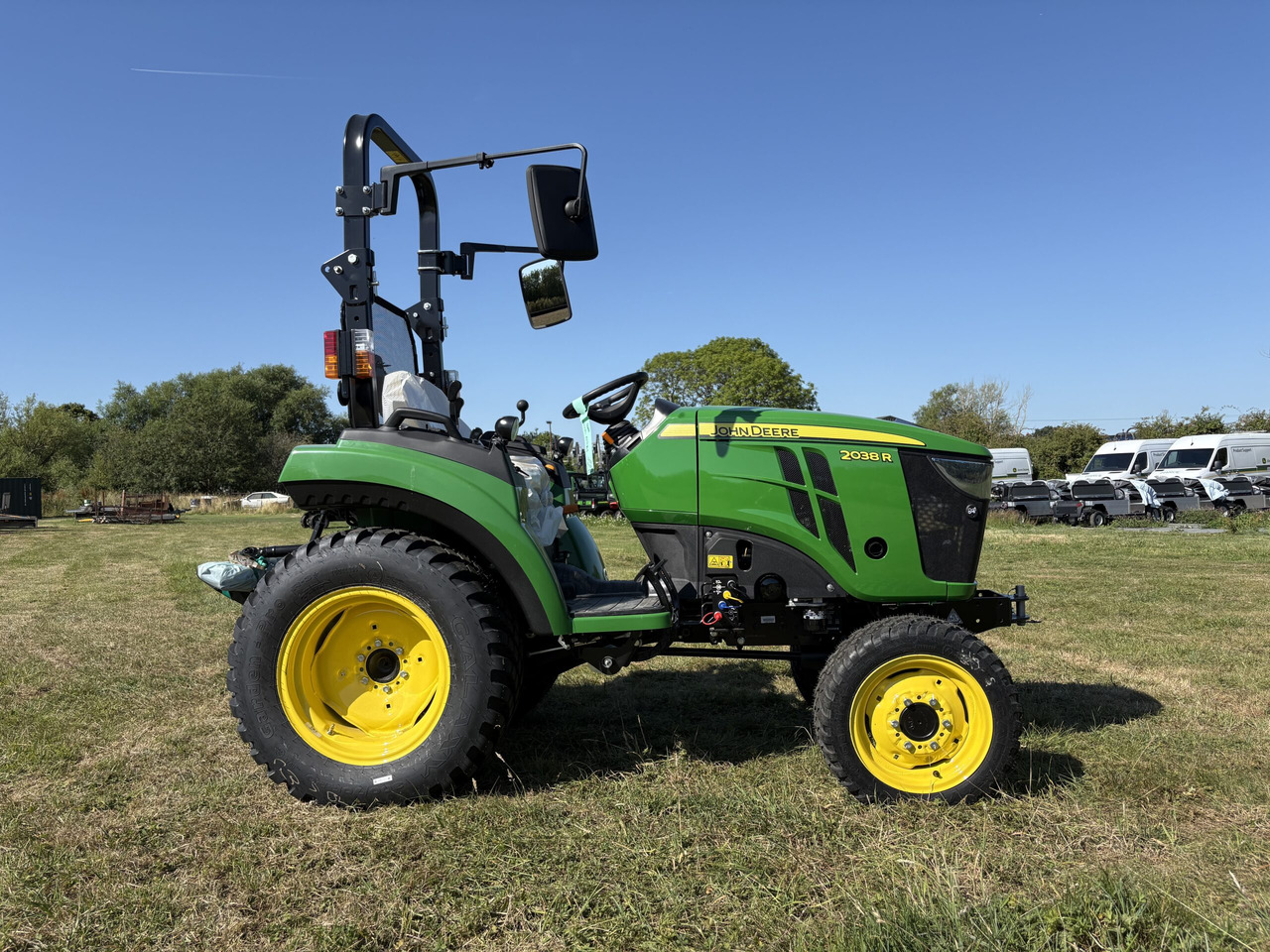 John Deere 2038R Compact Tractor - جرار صغير: صور 4 John Deere 2038R Compact Tractor - جرار صغير: صور 4