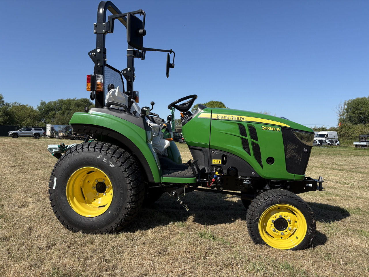 John Deere 2038R Compact Tractor - جرار صغير: صور 2 John Deere 2038R Compact Tractor - جرار صغير: صور 2