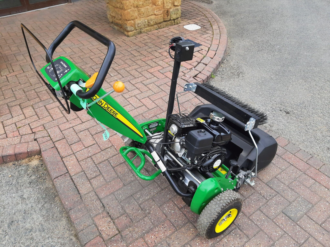 John Deere 220SL walk behind greens mower - جزازة المروج: صور 2 John Deere 220SL walk behind greens mower - جزازة المروج: صور 2