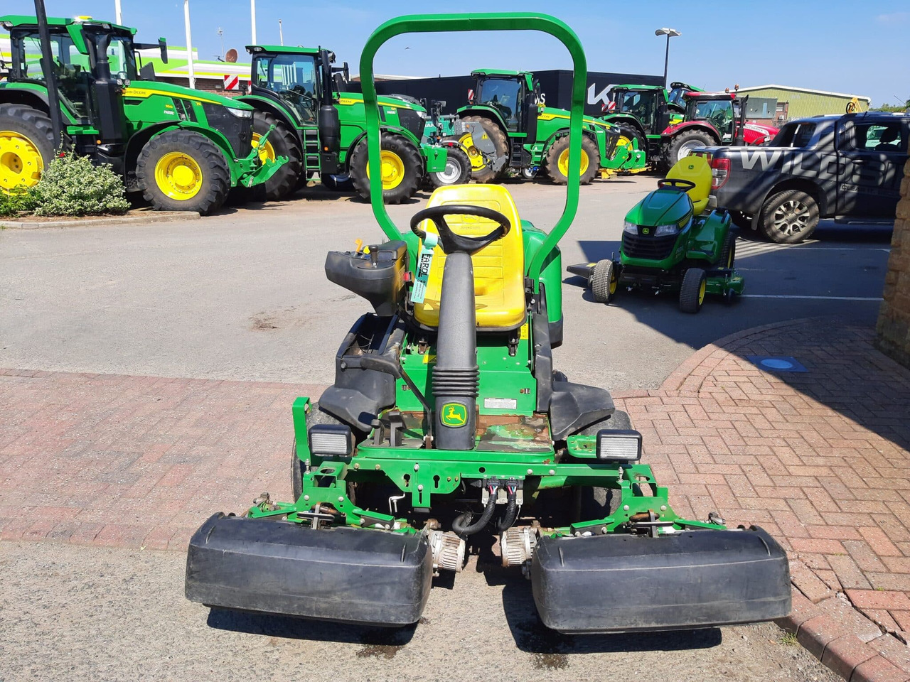 John Deere 2500EH greens triple mower - جزازة المروج: صور 4 John Deere 2500EH greens triple mower - جزازة المروج: صور 4