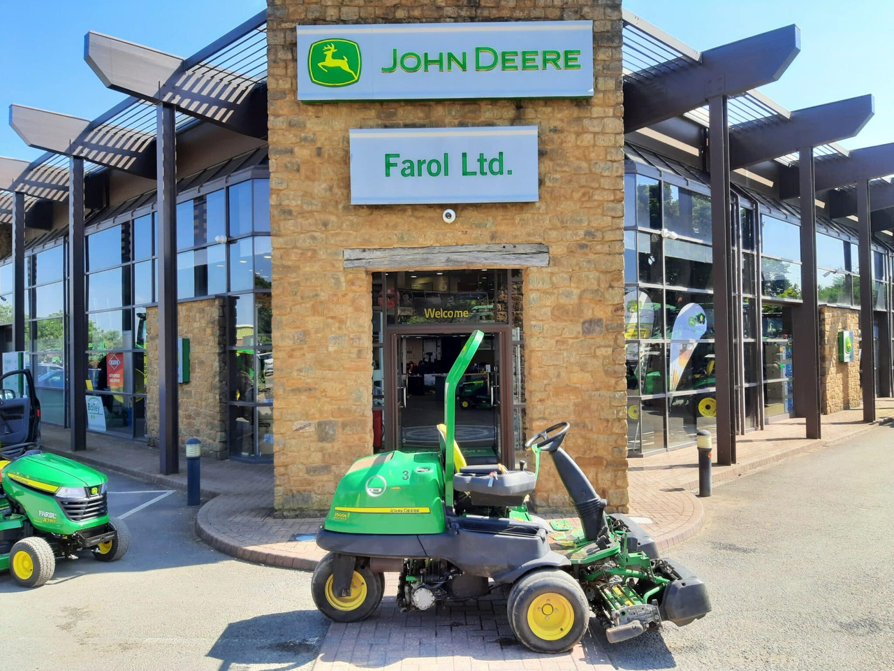John Deere 2500EH greens triple mower - جزازة المروج: صور 2 John Deere 2500EH greens triple mower - جزازة المروج: صور 2