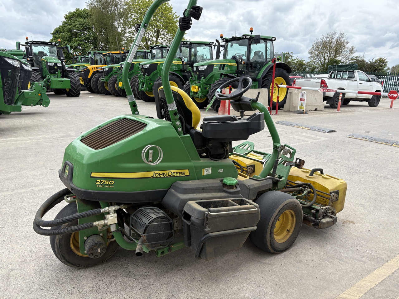 John Deere 2750E Triplex - جزازة المروج: صور 2 John Deere 2750E Triplex - جزازة المروج: صور 2