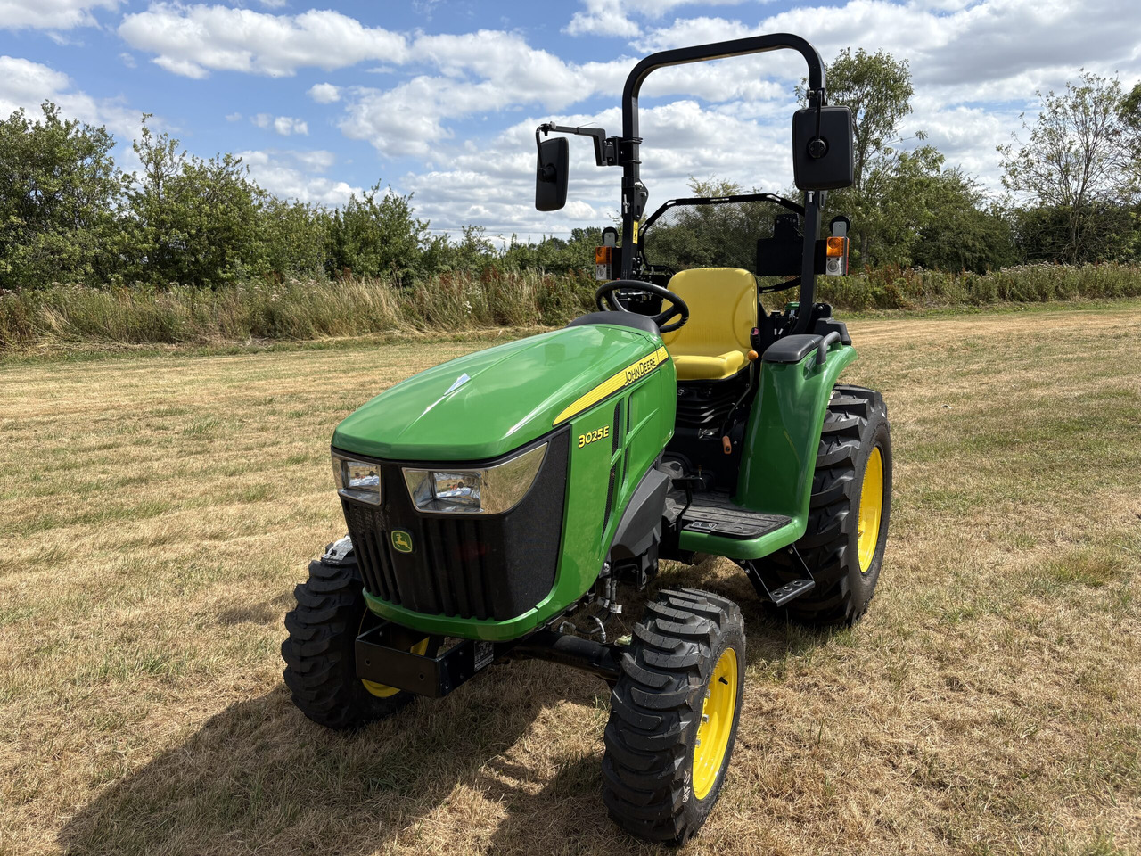 John Deere 3025E Compact Tractor - جرار صغير: صور 4 John Deere 3025E Compact Tractor - جرار صغير: صور 4