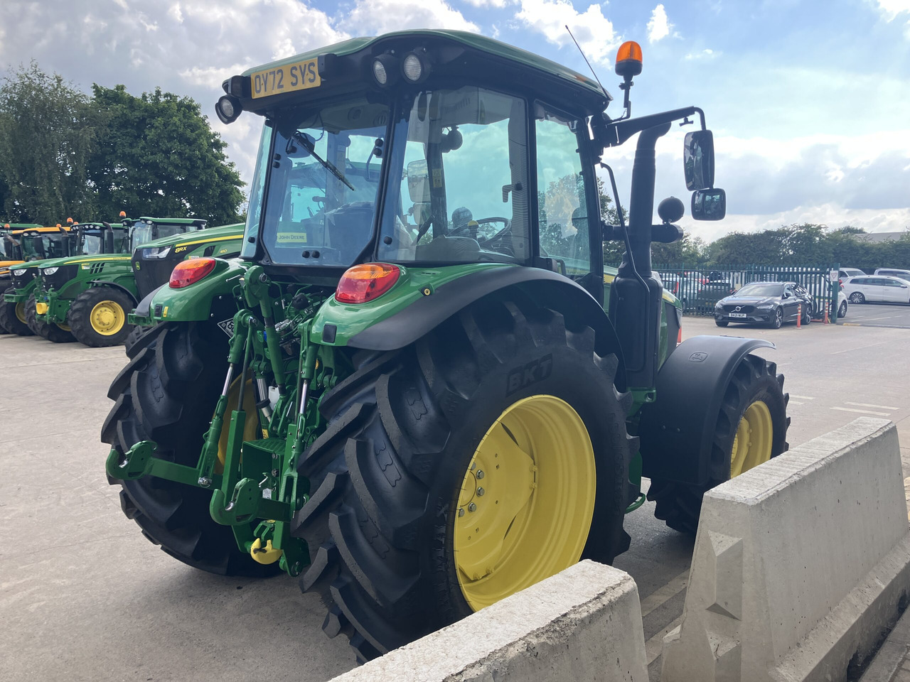 John Deere 5115M - جرار: صور 5 John Deere 5115M - جرار: صور 5