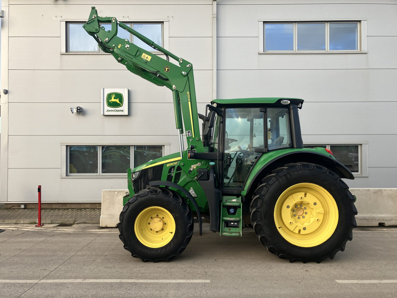 John Deere 6120M - جرار: صور 2 John Deere 6120M - جرار: صور 2