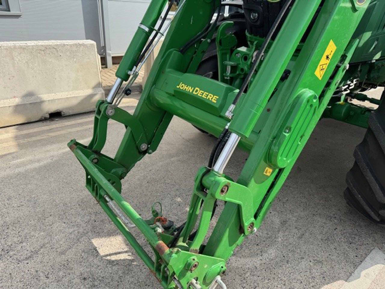 John Deere 6155R - جرار: صور 3 John Deere 6155R - جرار: صور 3