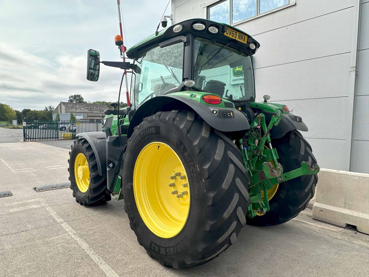 John Deere 6155R - جرار: صور 3 John Deere 6155R - جرار: صور 3
