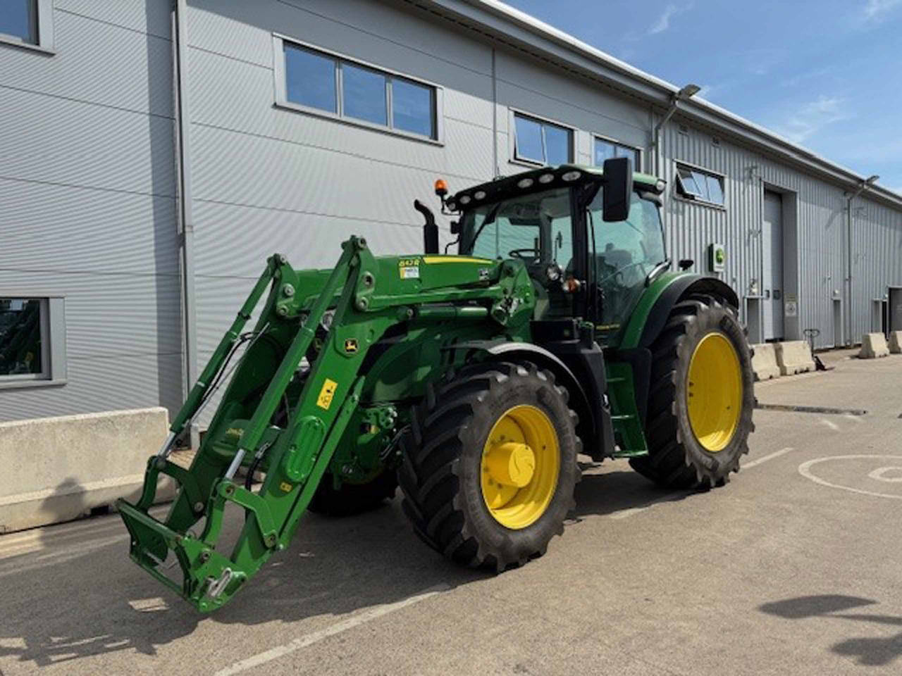 John Deere 6155R - جرار: صور 1 John Deere 6155R - جرار: صور 1