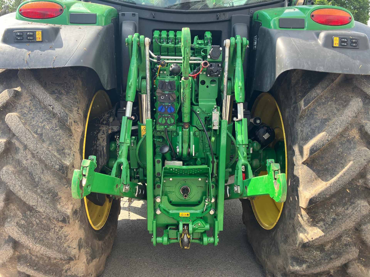 John Deere 6R 185 - جرار: صور 5 John Deere 6R 185 - جرار: صور 5