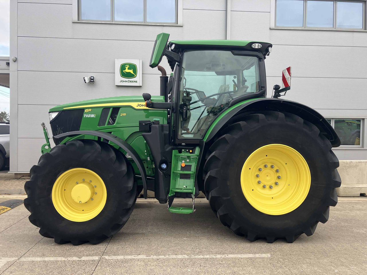 John Deere 6R 215 - جرار: صور 2 John Deere 6R 215 - جرار: صور 2