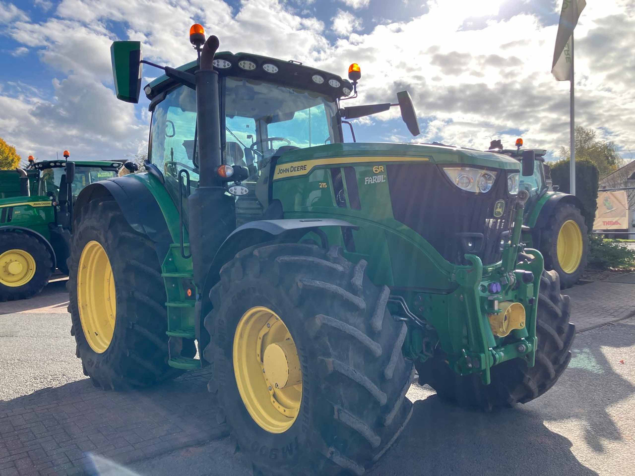 John Deere 6R 215 - جرار: صور 3 John Deere 6R 215 - جرار: صور 3
