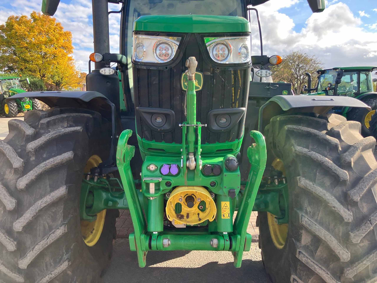 John Deere 6R 215 - جرار: صور 2 John Deere 6R 215 - جرار: صور 2