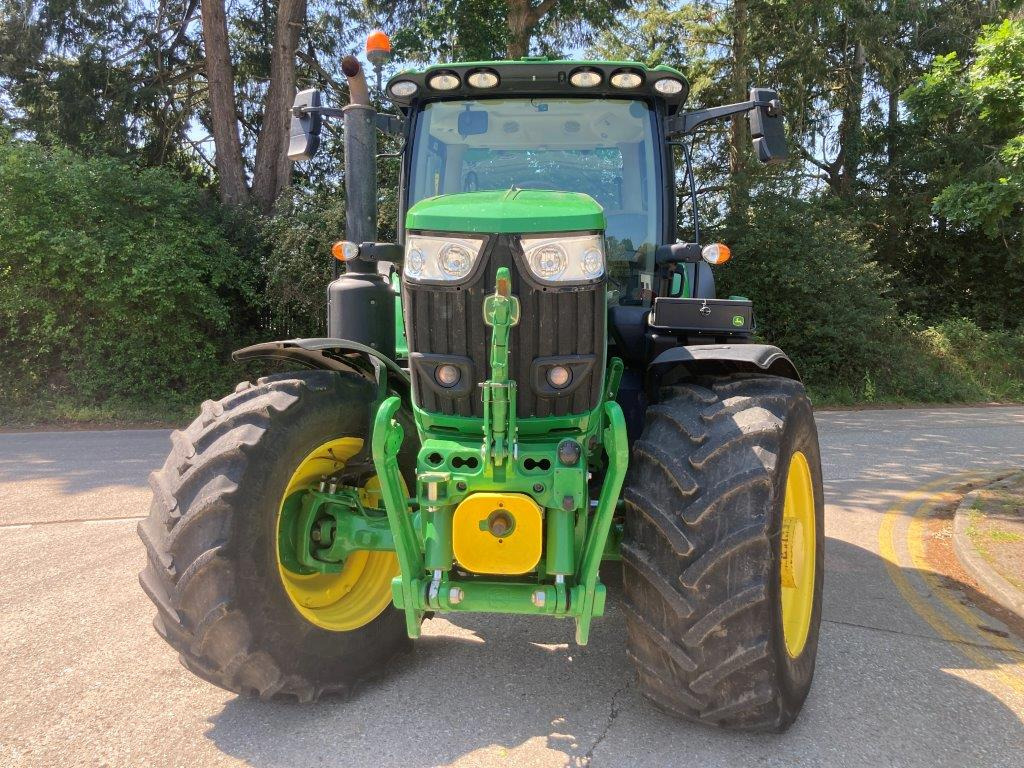 John Deere 6R 215 - جرار: صور 1 John Deere 6R 215 - جرار: صور 1