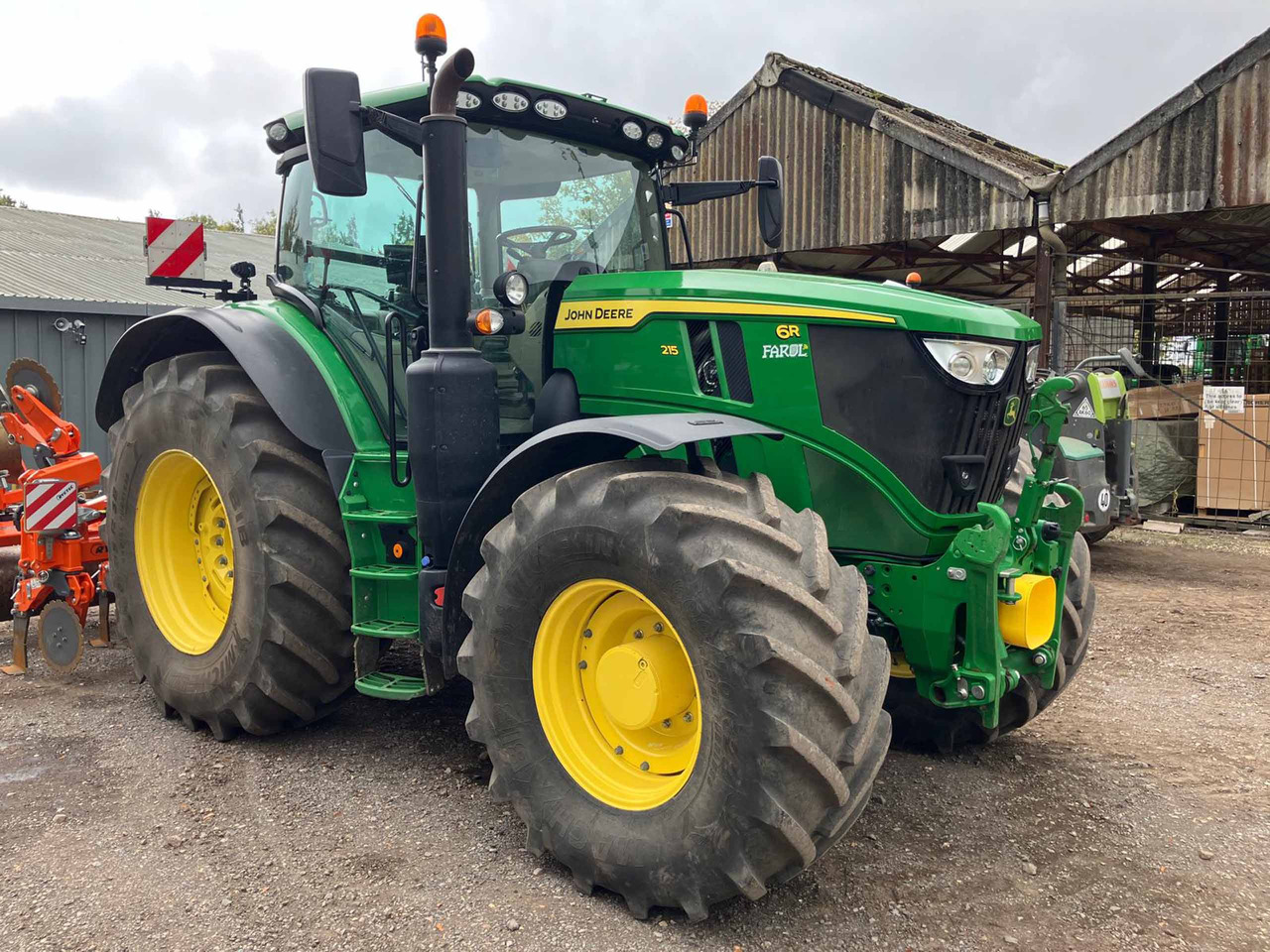 John Deere 6R 215 - جرار: صور 3 John Deere 6R 215 - جرار: صور 3