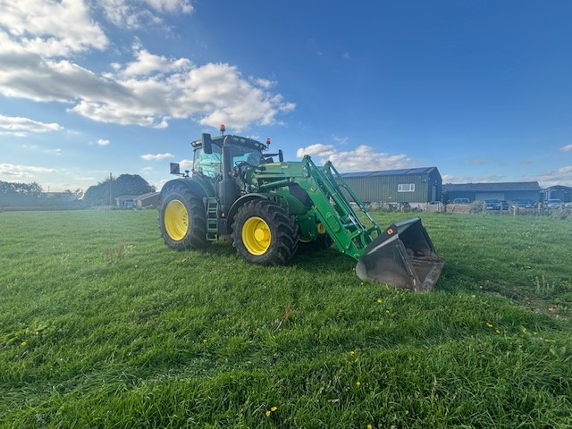 John Deere 6R 250 + 683R - جرار: صور 1 John Deere 6R 250 + 683R - جرار: صور 1