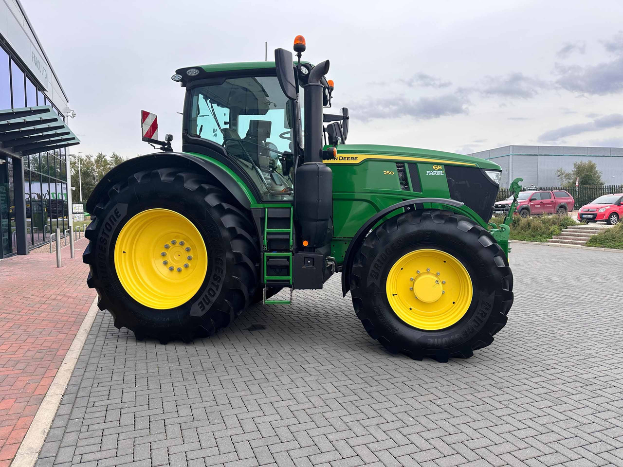 John Deere 6R 250 - جرار: صور 4 John Deere 6R 250 - جرار: صور 4