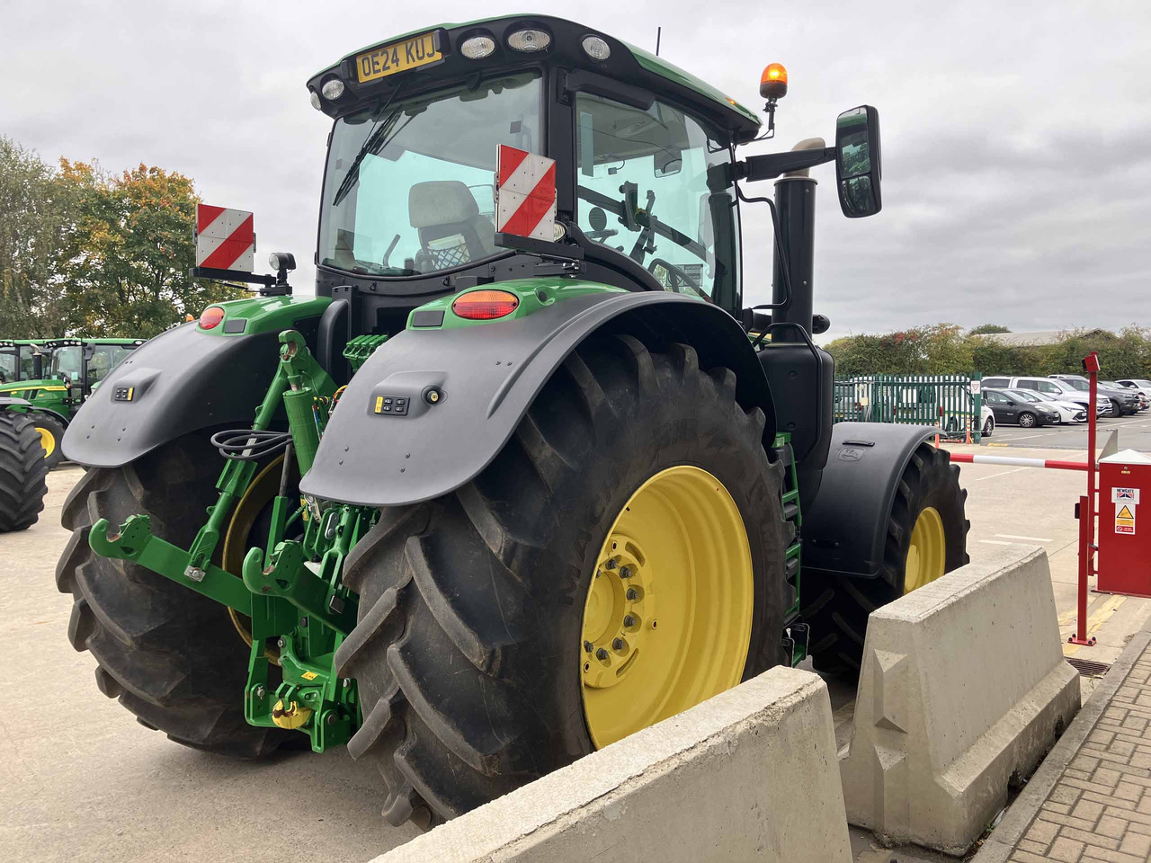 John Deere 6R 250 - جرار: صور 5 John Deere 6R 250 - جرار: صور 5