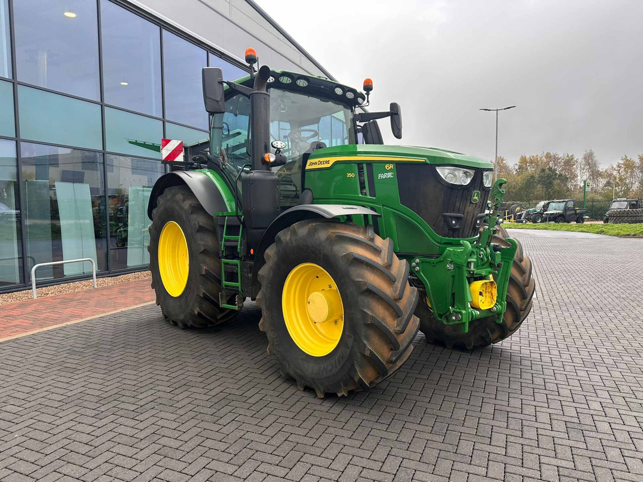 John Deere 6R 250 - جرار: صور 5 John Deere 6R 250 - جرار: صور 5